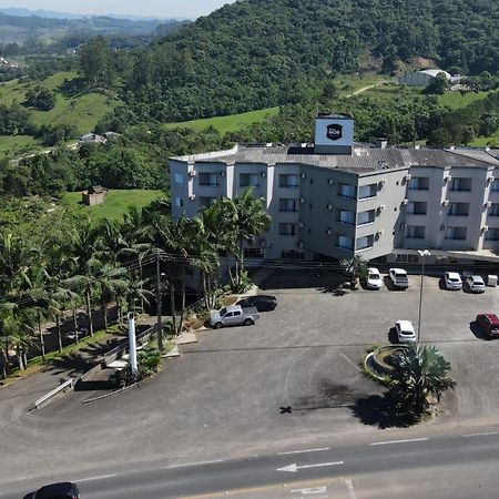 Real Nob Hotel Орлеанс Екстериор снимка