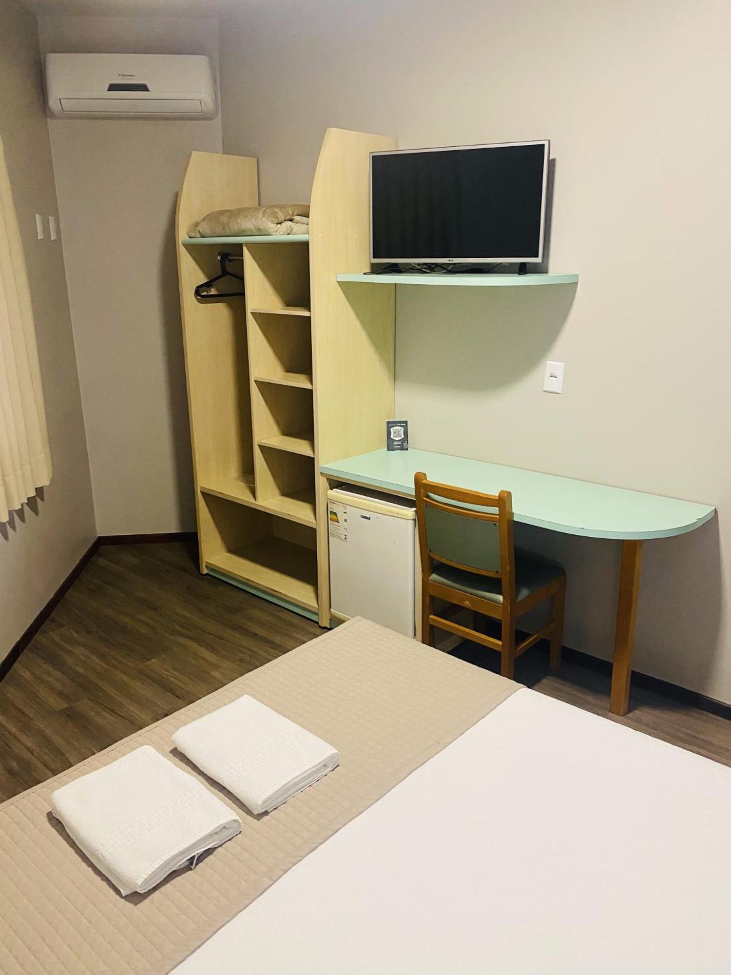 Real Nob Hotel Орлеанс Екстериор снимка