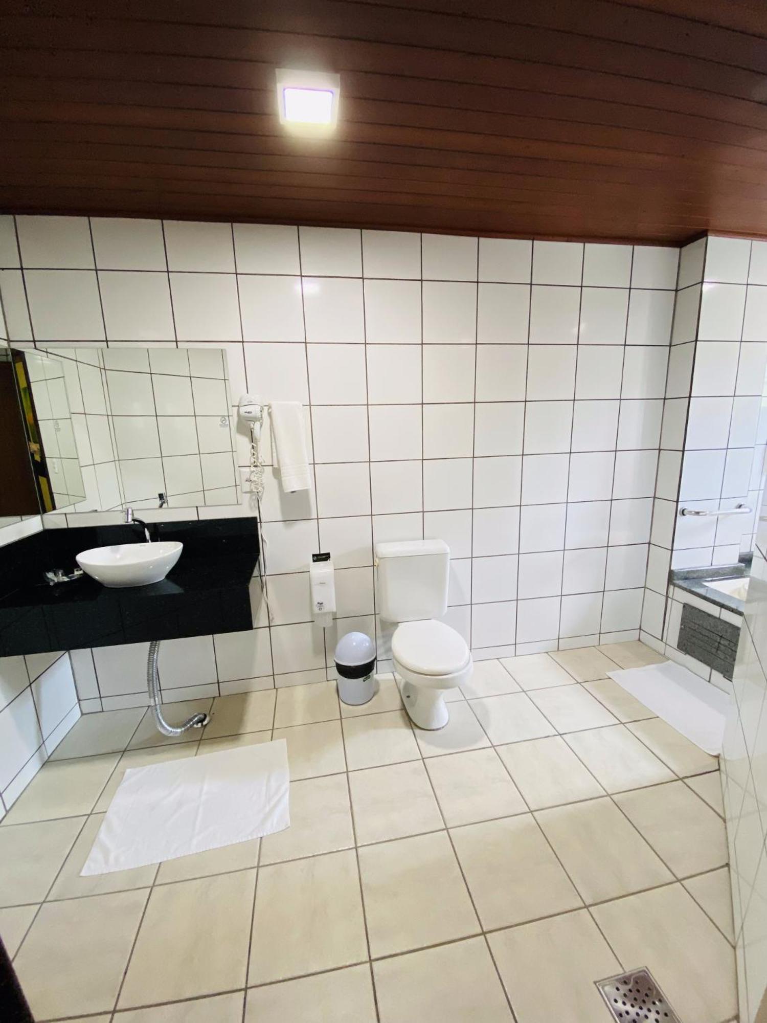 Real Nob Hotel Орлеанс Екстериор снимка