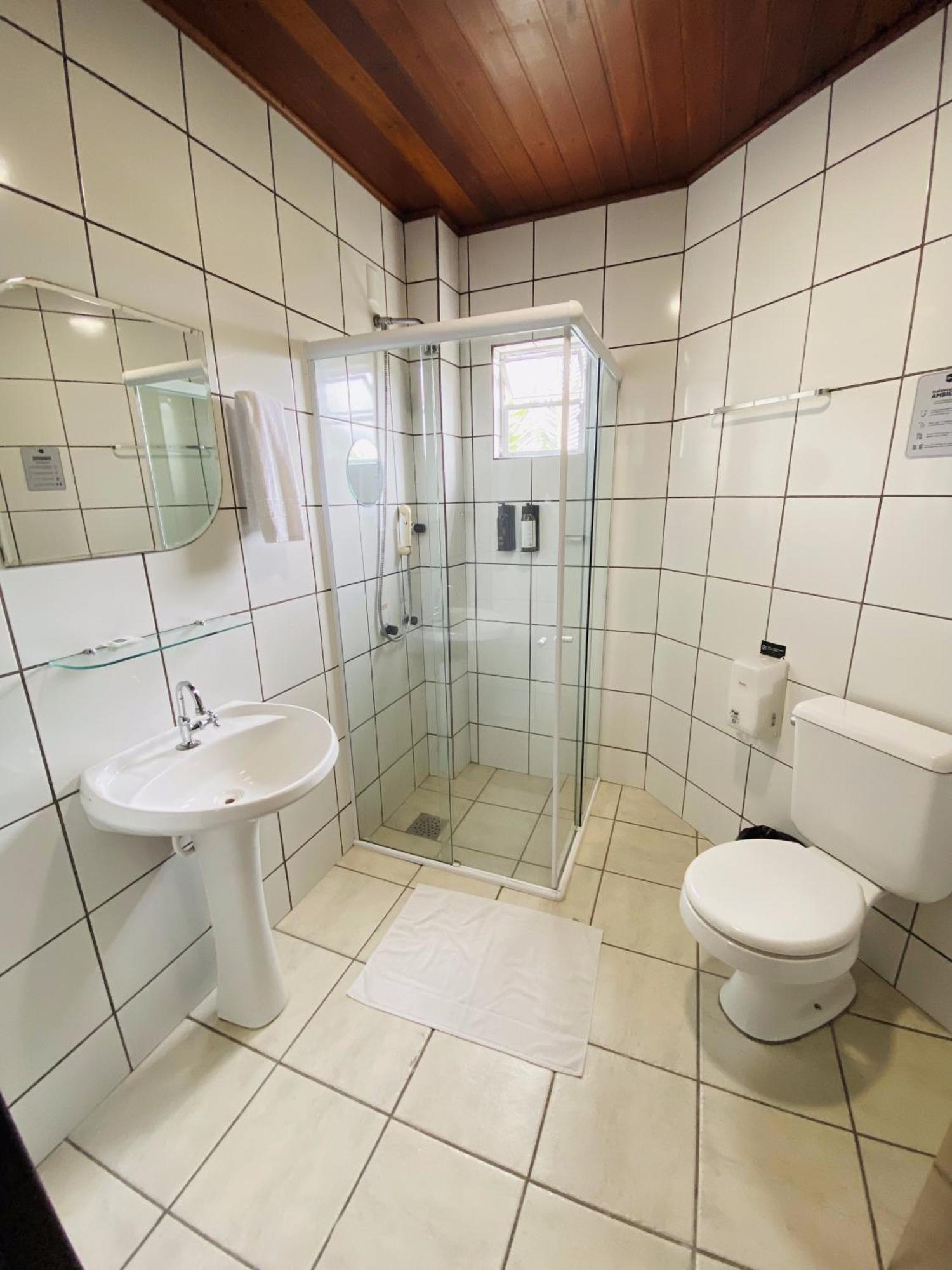 Real Nob Hotel Орлеанс Екстериор снимка