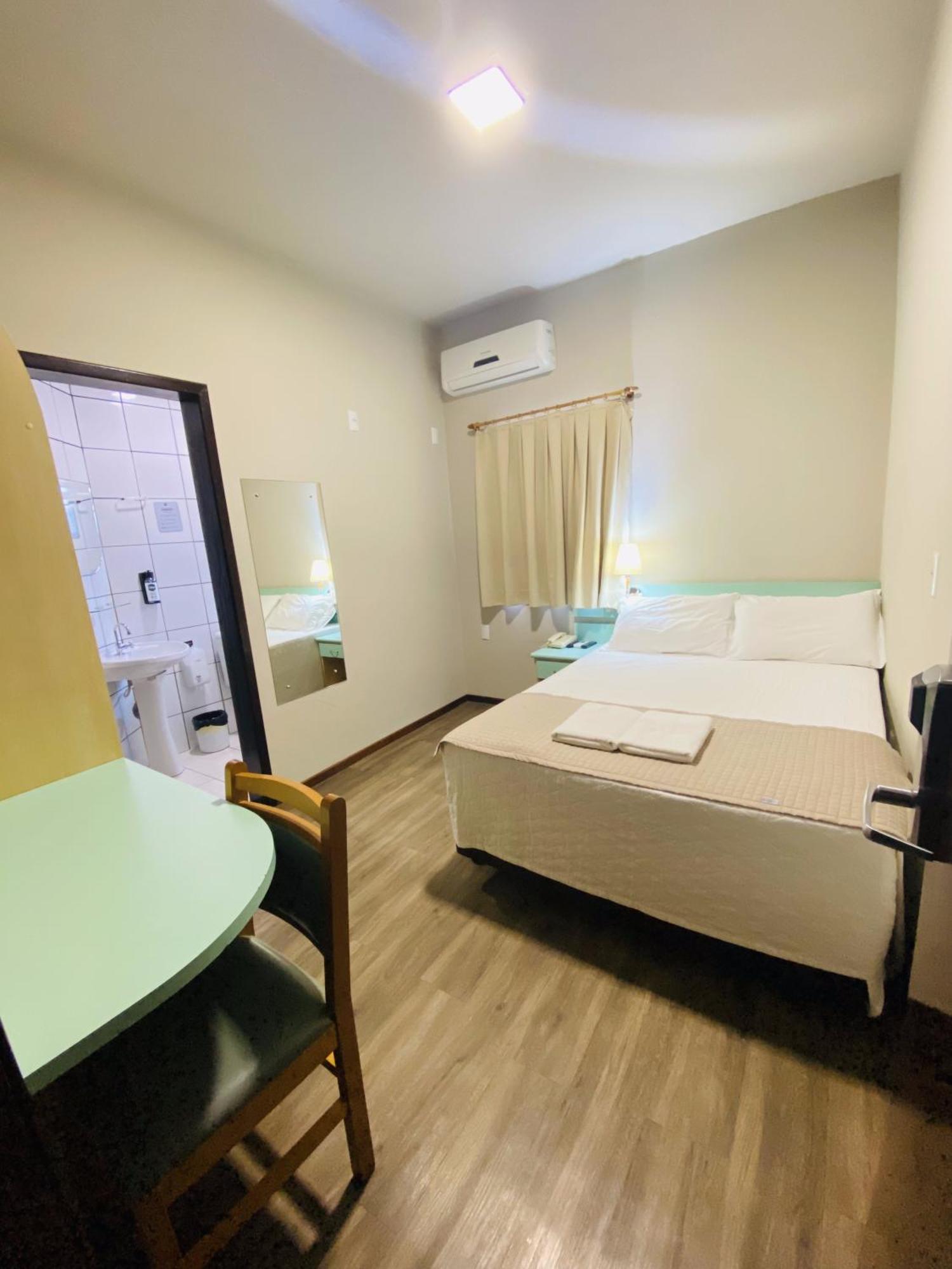 Real Nob Hotel Орлеанс Екстериор снимка