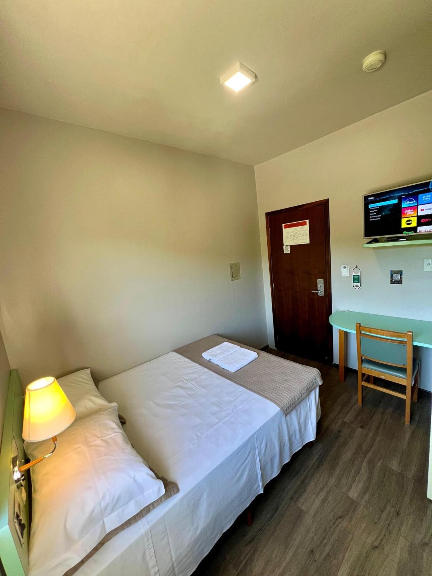 Real Nob Hotel Орлеанс Екстериор снимка