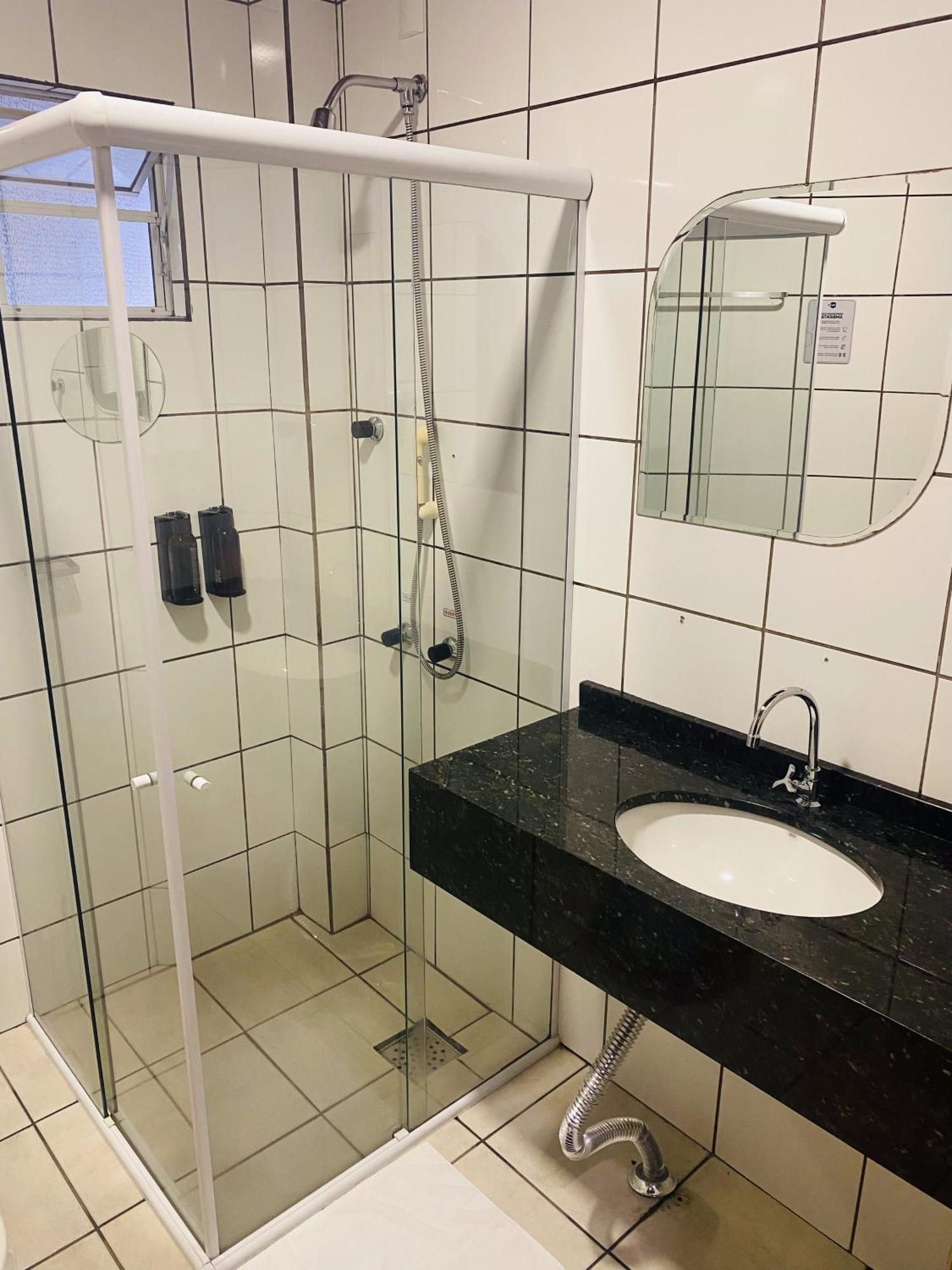 Real Nob Hotel Орлеанс Екстериор снимка